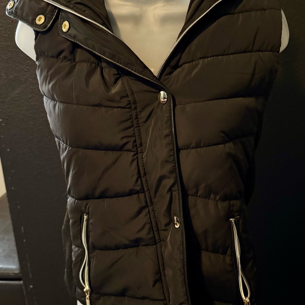 YMI Black Quilted Hooded Puffer Vest with Faux Fur Trim - Picture 2 of 10